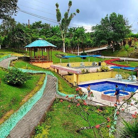 Hosteria Kasadasa Santo Domingo de los Colorados Luaran gambar