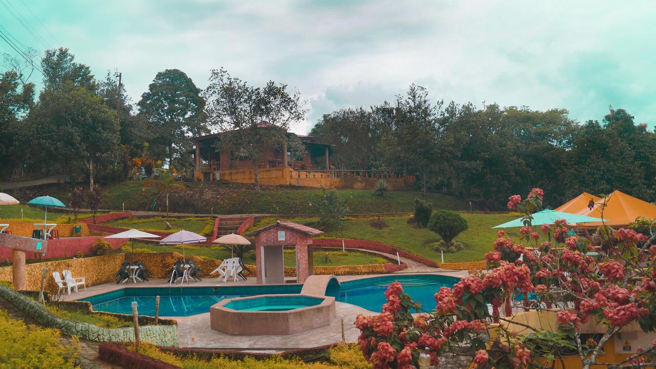 Hosteria Kasadasa Santo Domingo de los Colorados Luaran gambar
