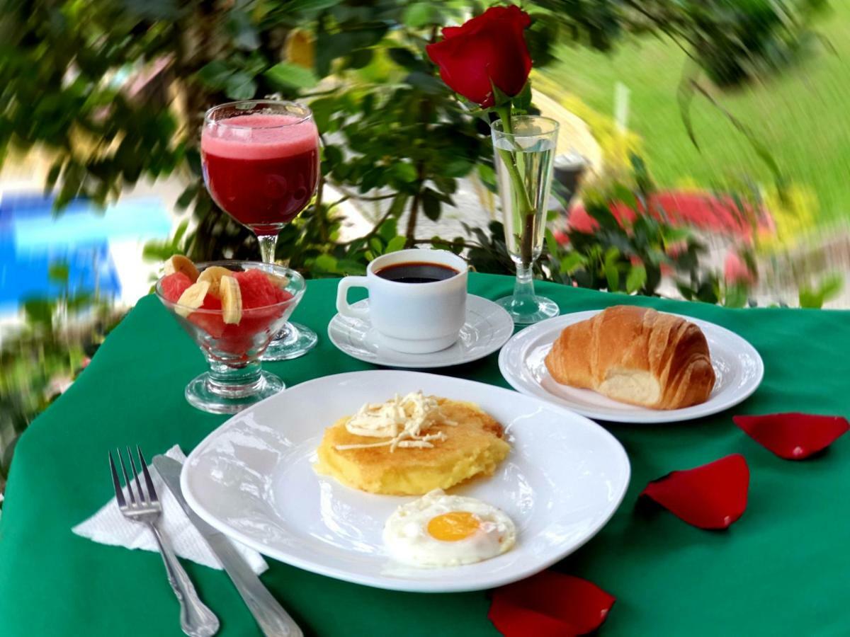 Hosteria Kasadasa Santo Domingo de los Colorados Luaran gambar