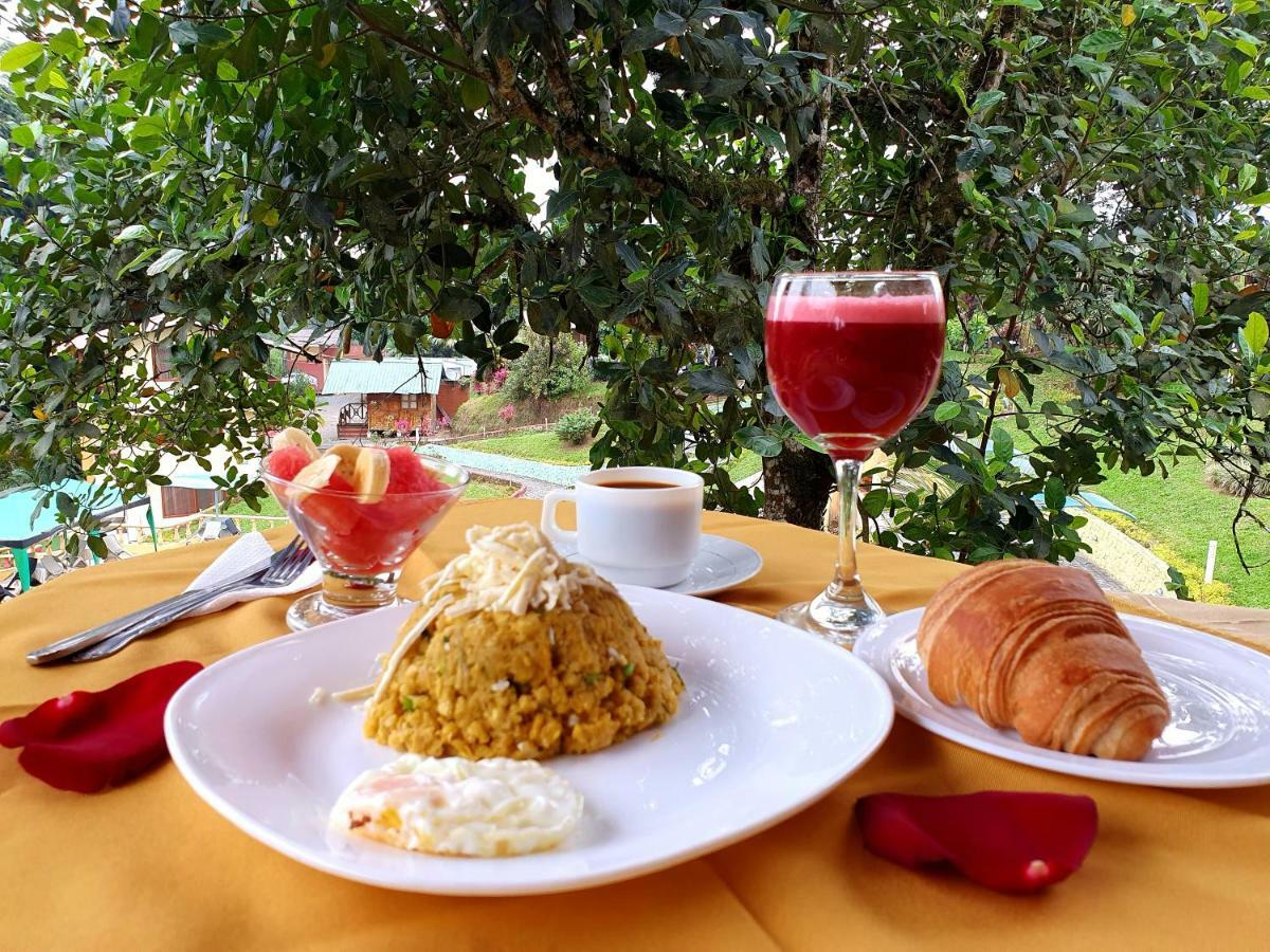 Hosteria Kasadasa Santo Domingo de los Colorados Luaran gambar